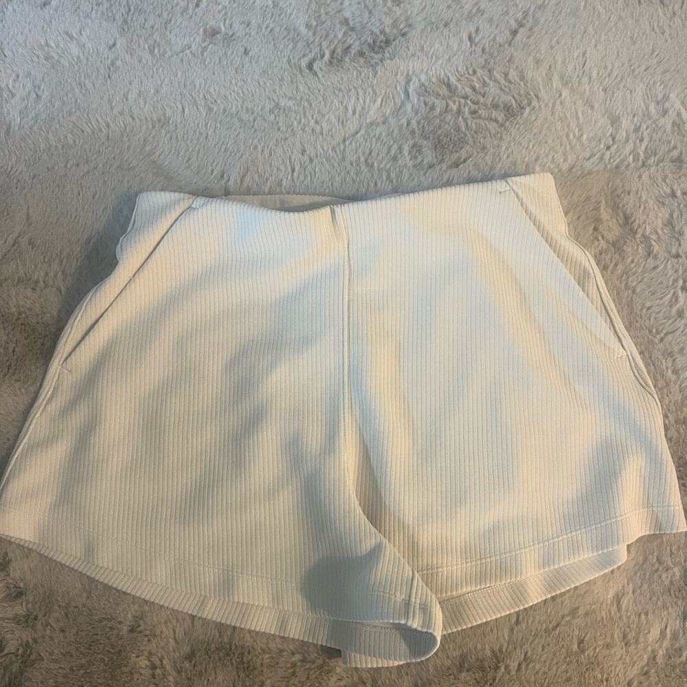Lululemon ribbed softstreme shorts